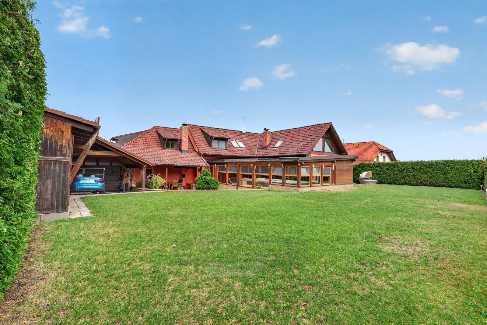 Rodinné domy, Dubné, 438 m² - 1