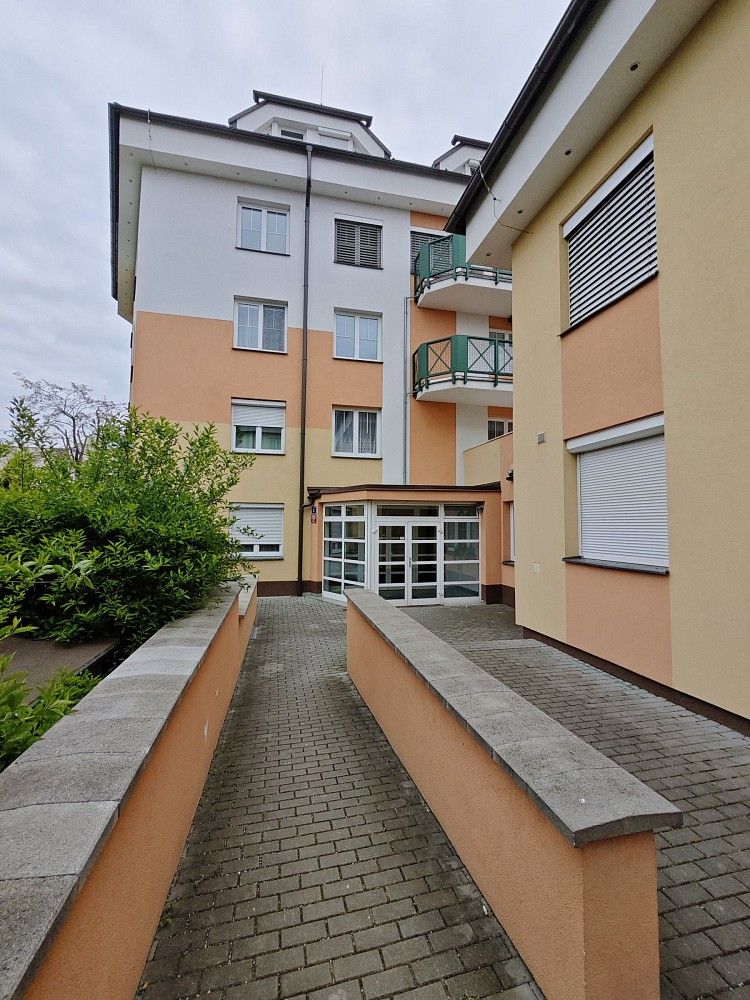 Komerční nemovitost · 86 m² · Praha - Libeň, okres Praha 8, Hlavní město Praha - 4