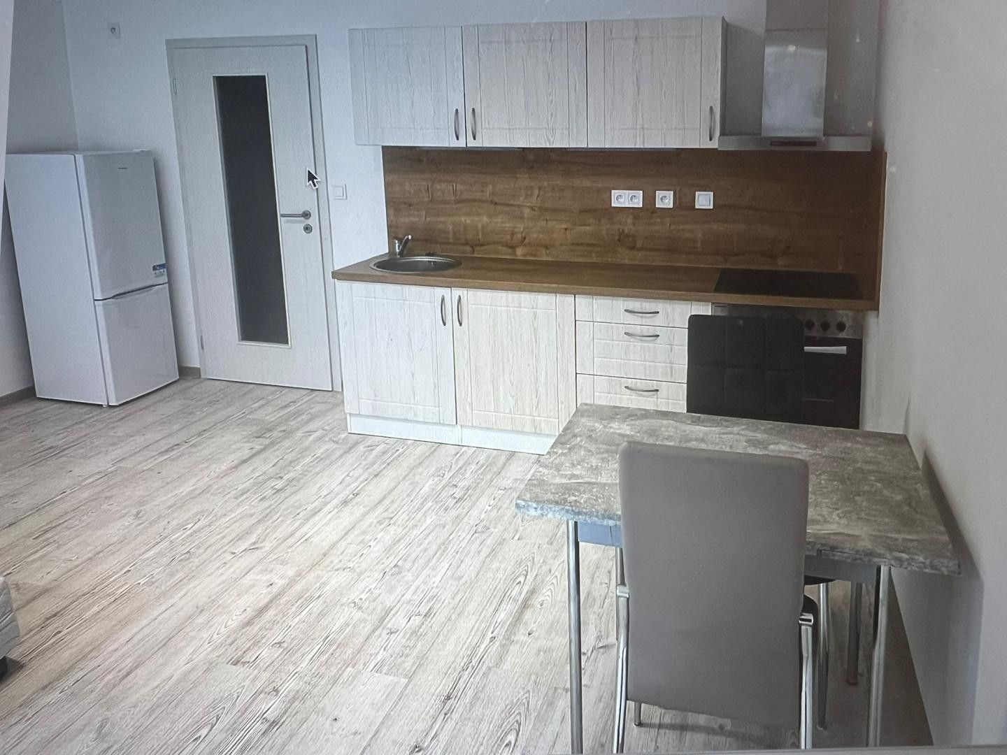 Pronájem byt 1+kk - Volejbalistů, České Budějovice, 33 m²