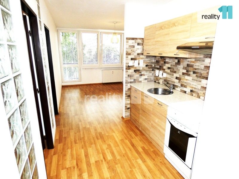 Pronájem byt 3+kk - Nekvasilova, Praha, 47 m²