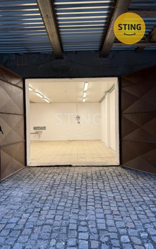 Pronájem garáž - Rožnov pod Radhoštěm, 60 m²