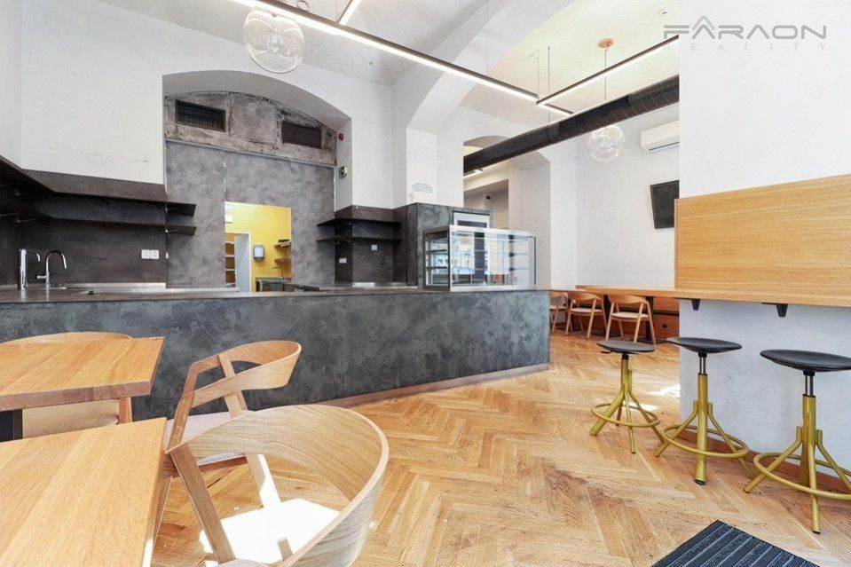 Restaurace · 137 m² · Dlouhá, Praha - 3