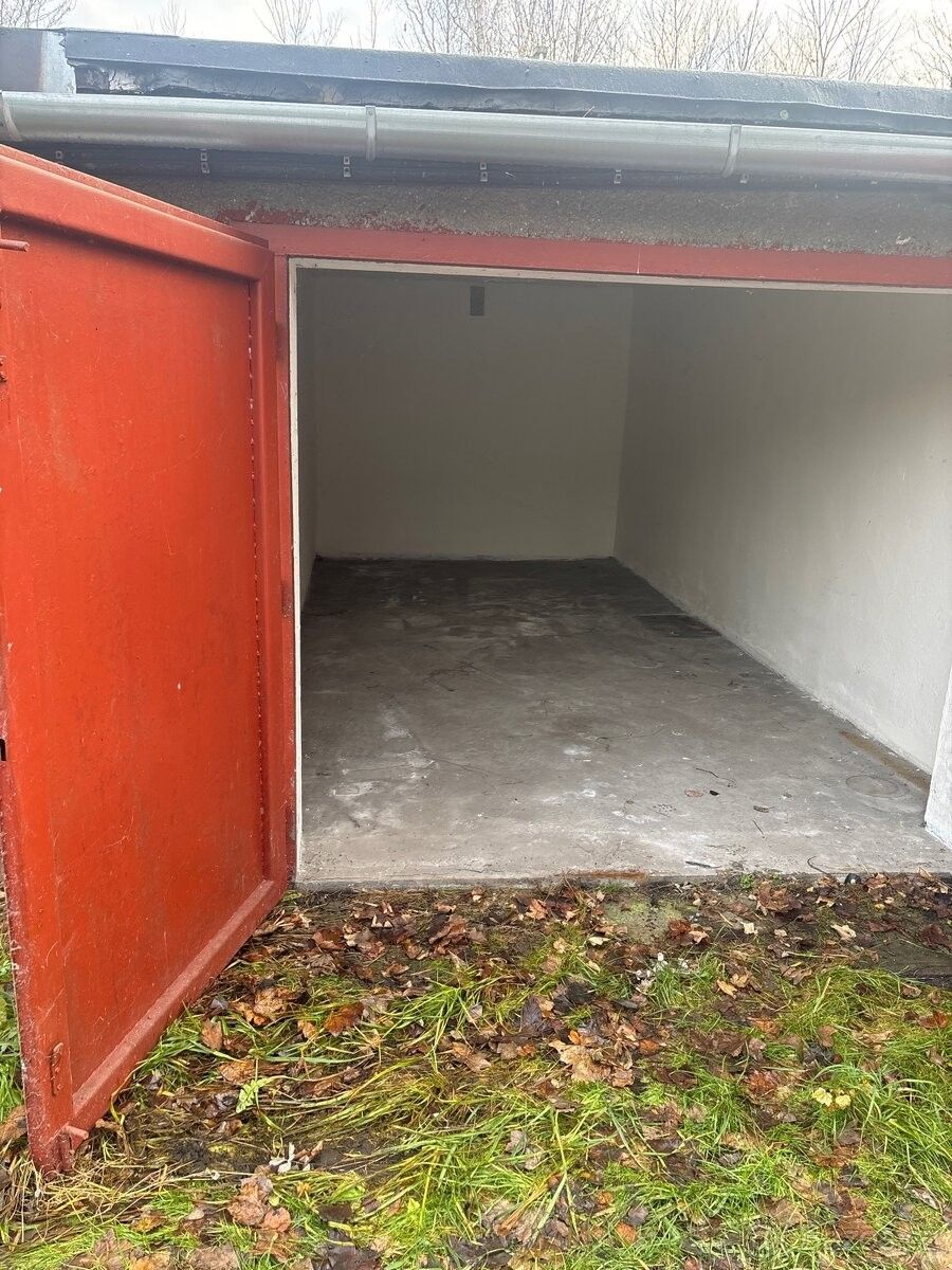 Garáže, Ostrava, 722 00