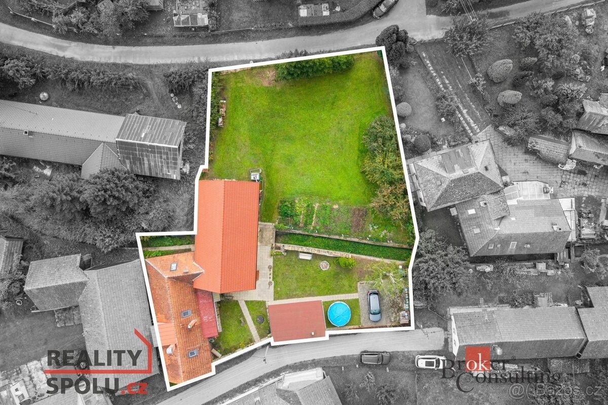 Rodinné domy, Žeretice, 507 02