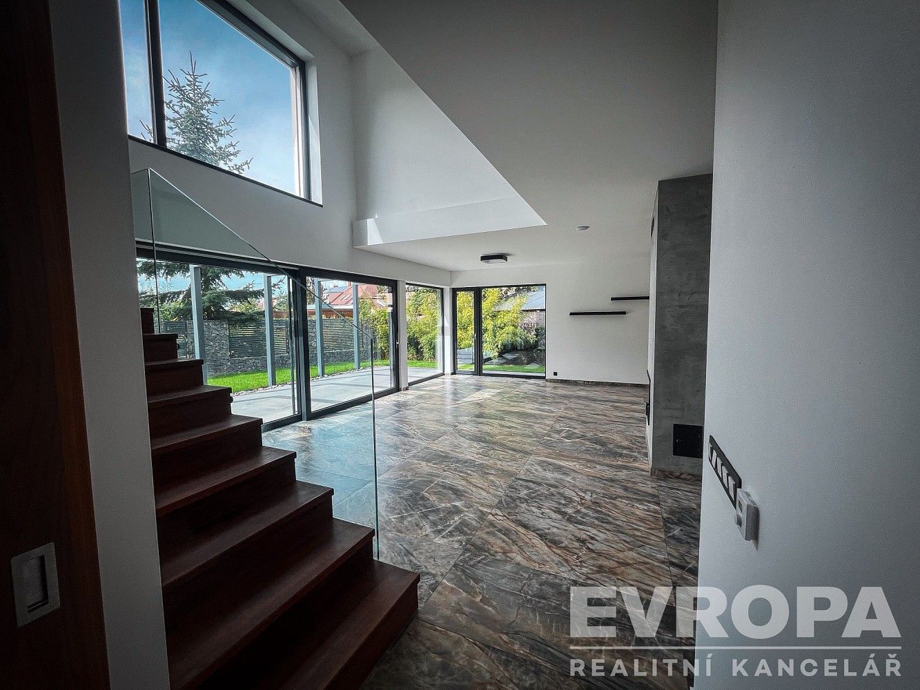 Pronájem rodinný dům - Pardubice - Pardubičky, Pardubický kraj, 205 m² - 1