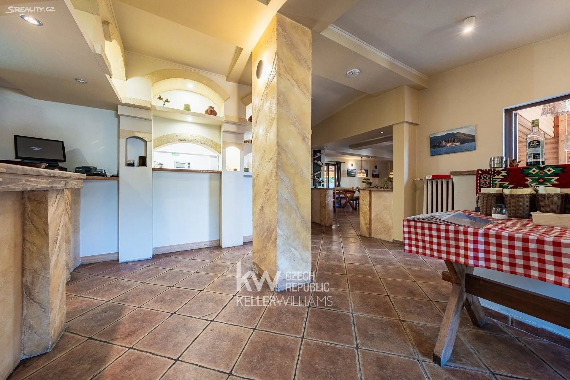 Restaurace, Pražská, Psáry, 110 m²