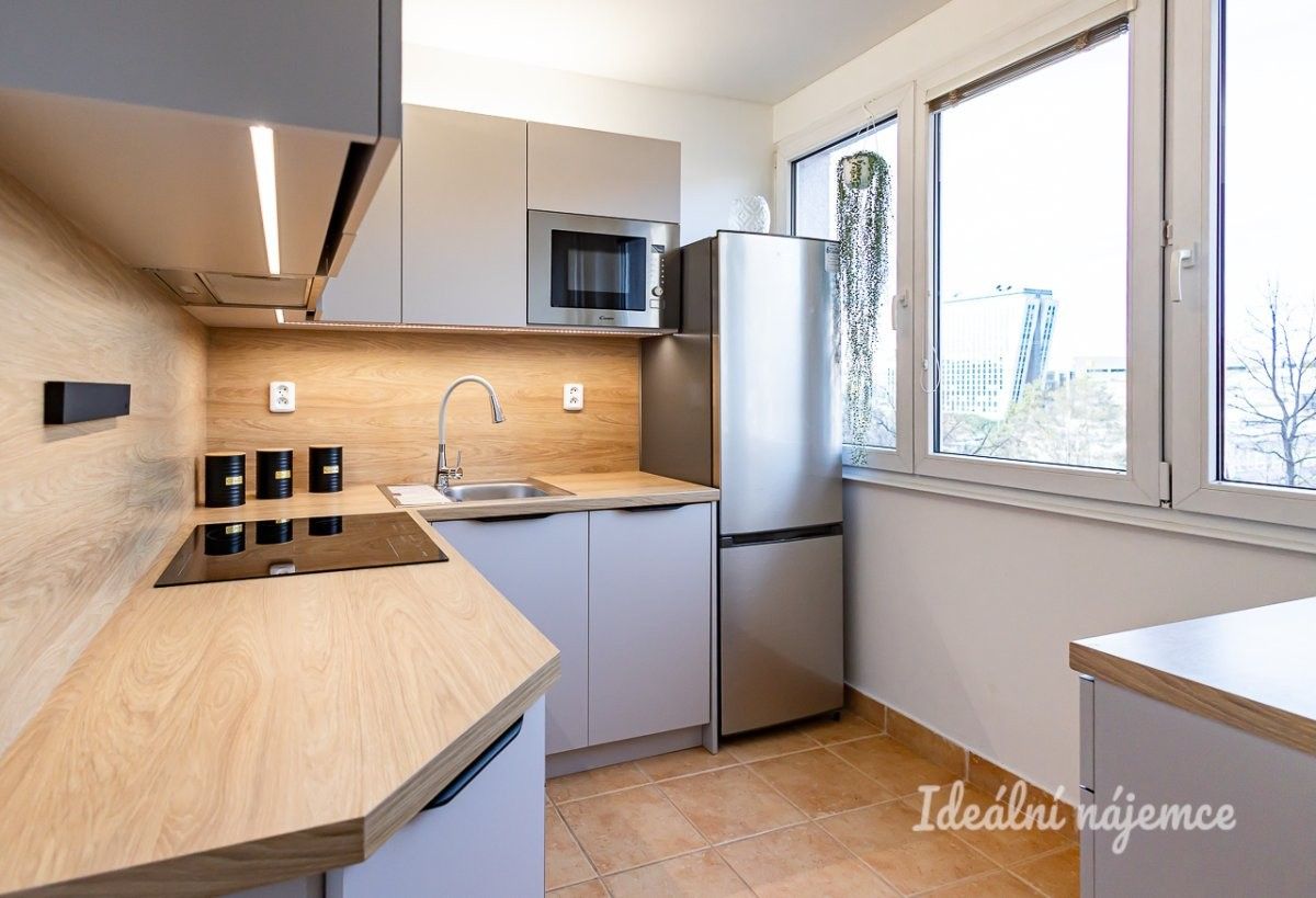 Byt 2+1 · 49 m² · Batelovská, Praha - 4