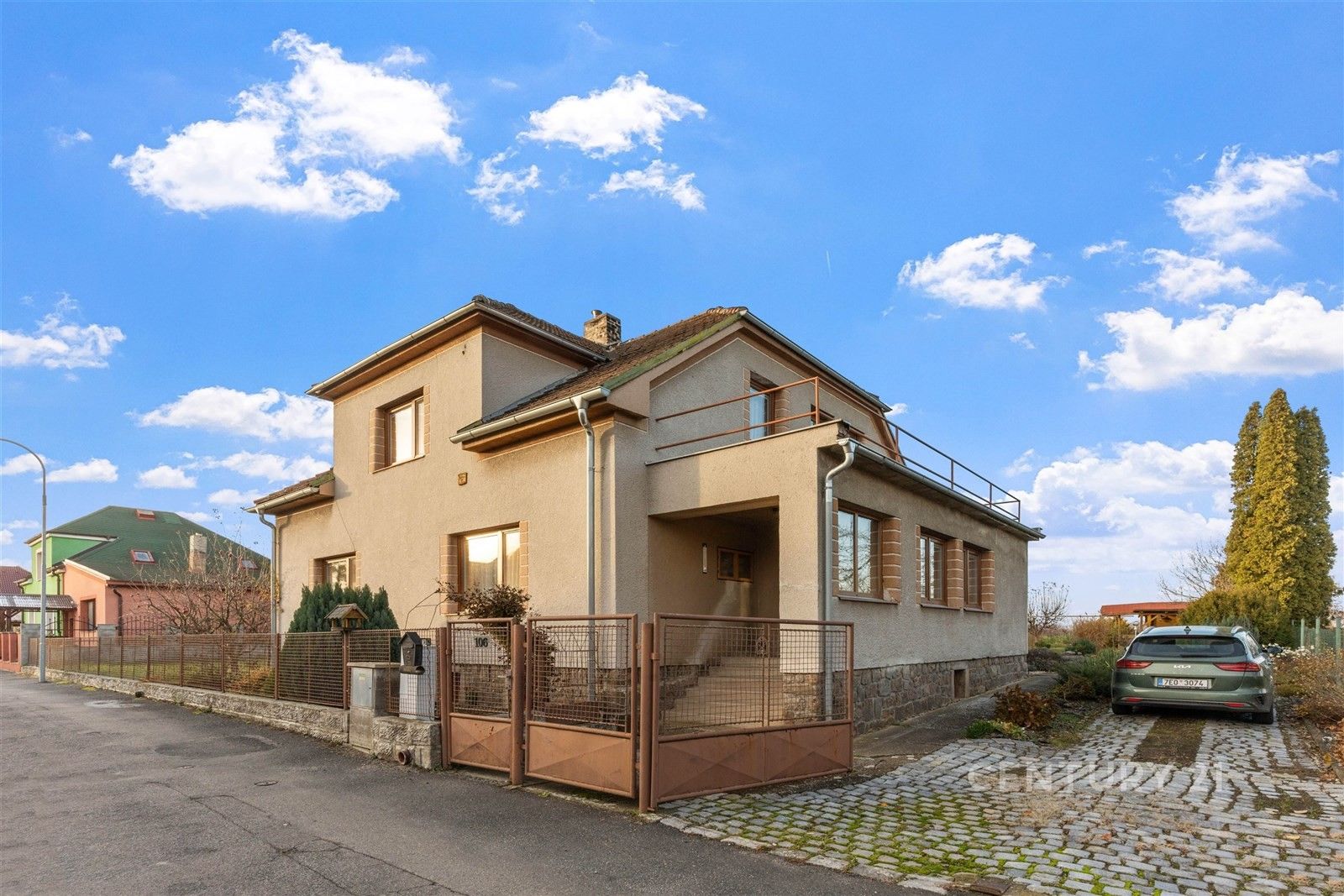 Prodej rodinný dům - Okřesaneč, 184 m²