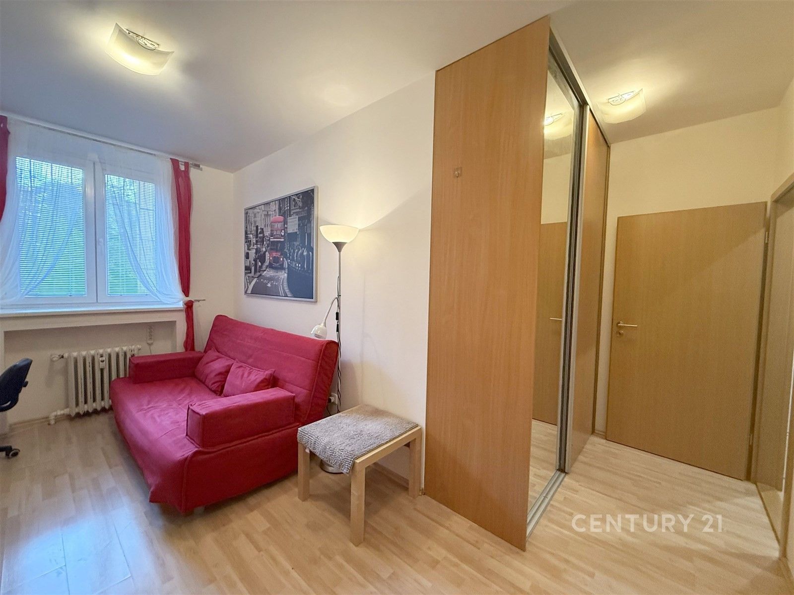 1+kk, U gymnázia 1234, Praha, 28 m²