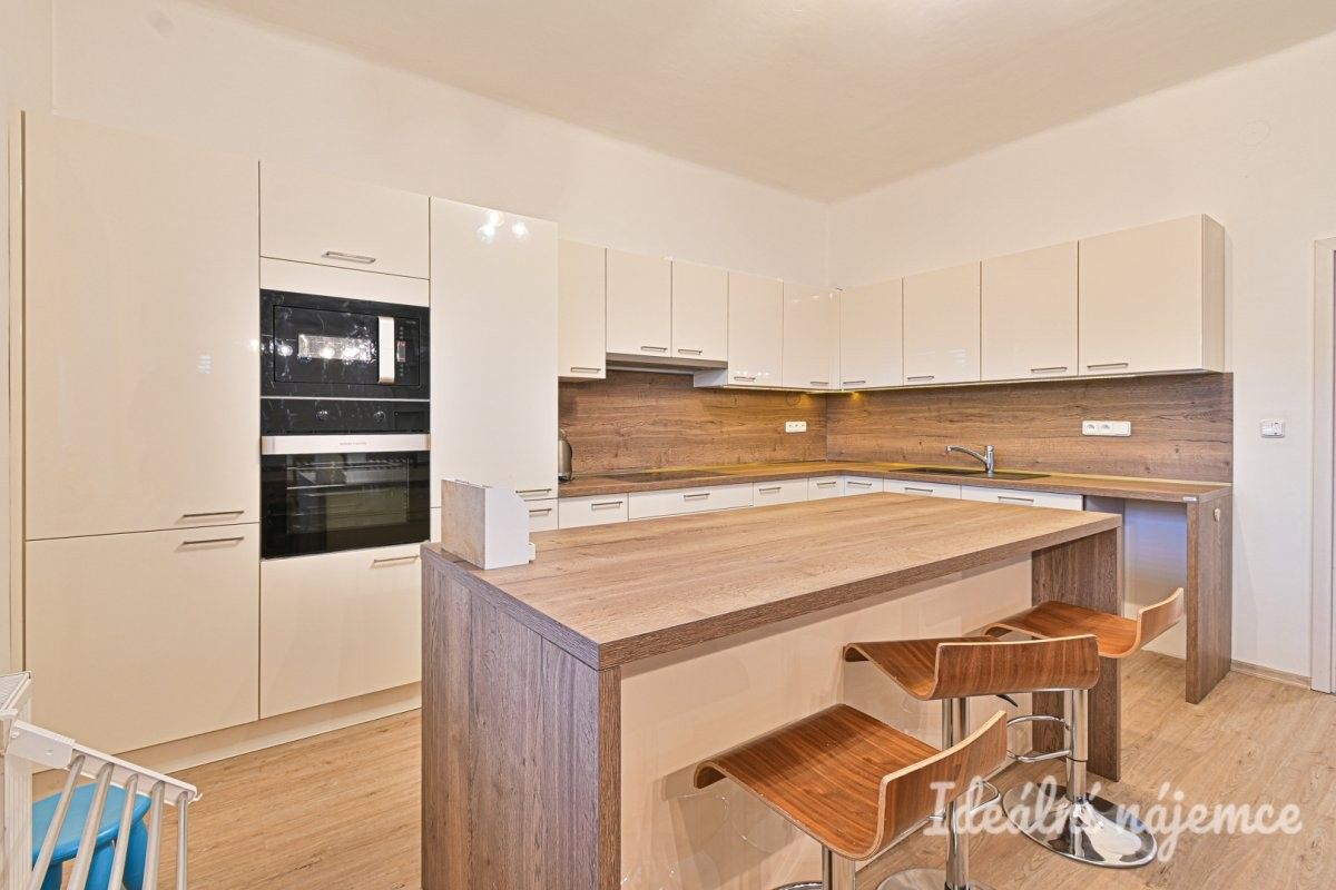 Pronájem byt 4+kk - Těsnohlídkova, Brno, 96 m²