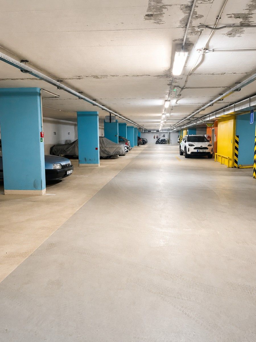 Garáže, Sluneční náměstí, Praha - Stodůlky, 12 m² - 2