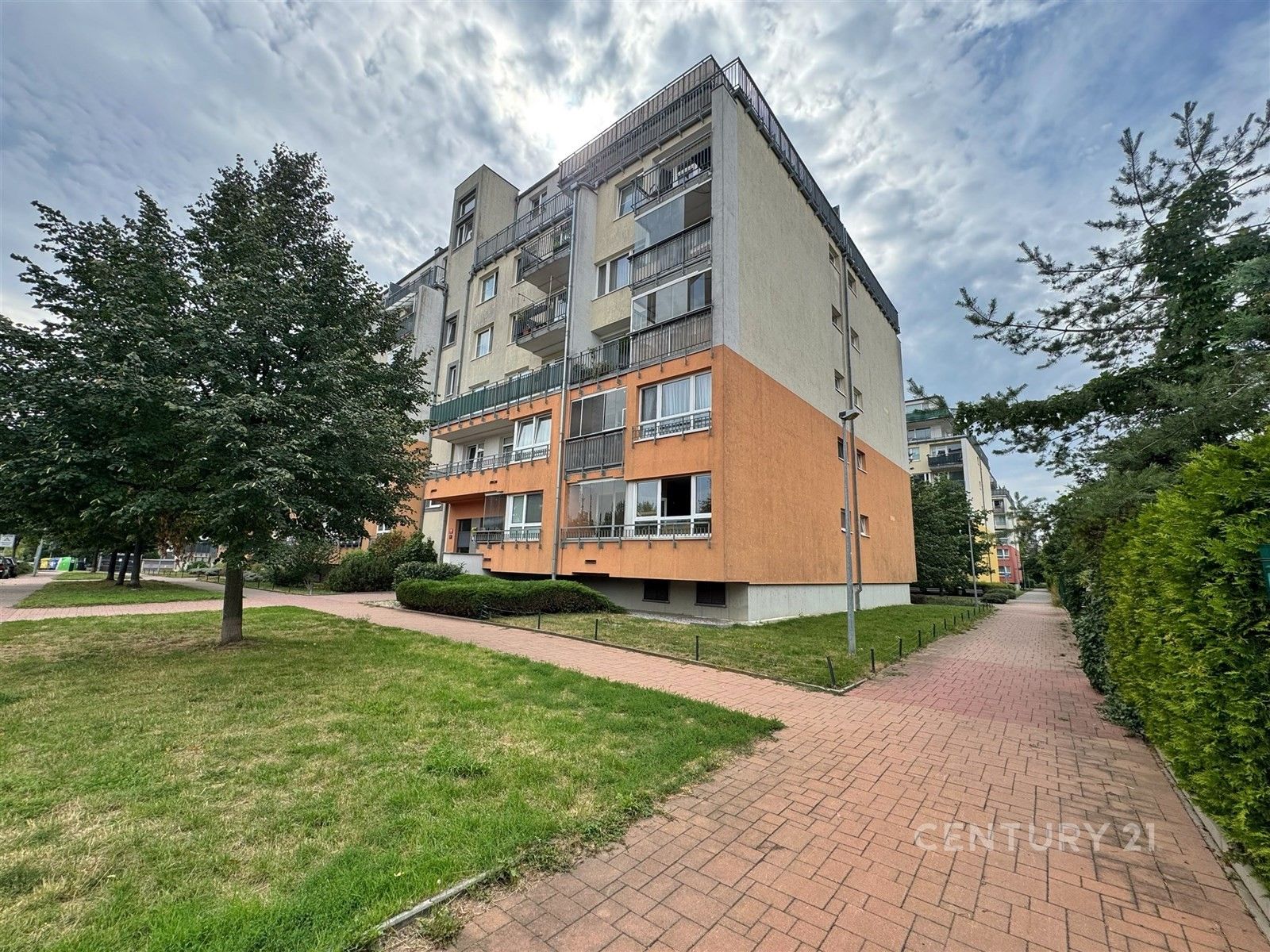 Pronájem byt 2+kk - Zásadská 569, Praha Střížkov, 52 m² - 5
