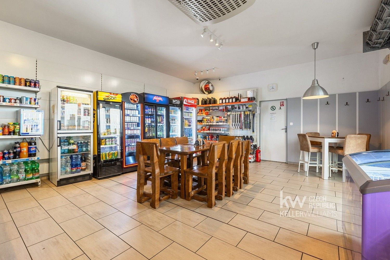 Komerční nemovitost · 5 195 m² · Lovčice, okres Hradec Králové, Královéhradecký kraj - 4