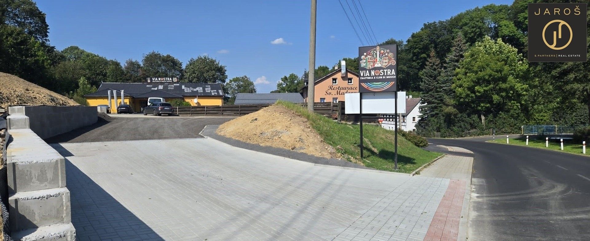 Prodej obchodní prostory - Petrovice, 450 m²