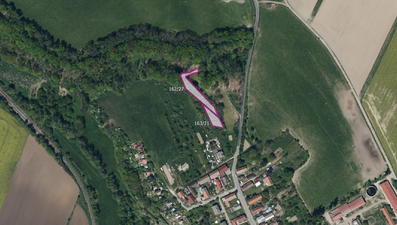 Louka, 2 176 m²