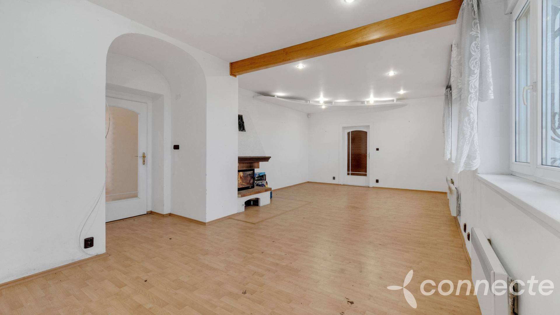 Prodej rodinný dům - Liběšice, 380 m²