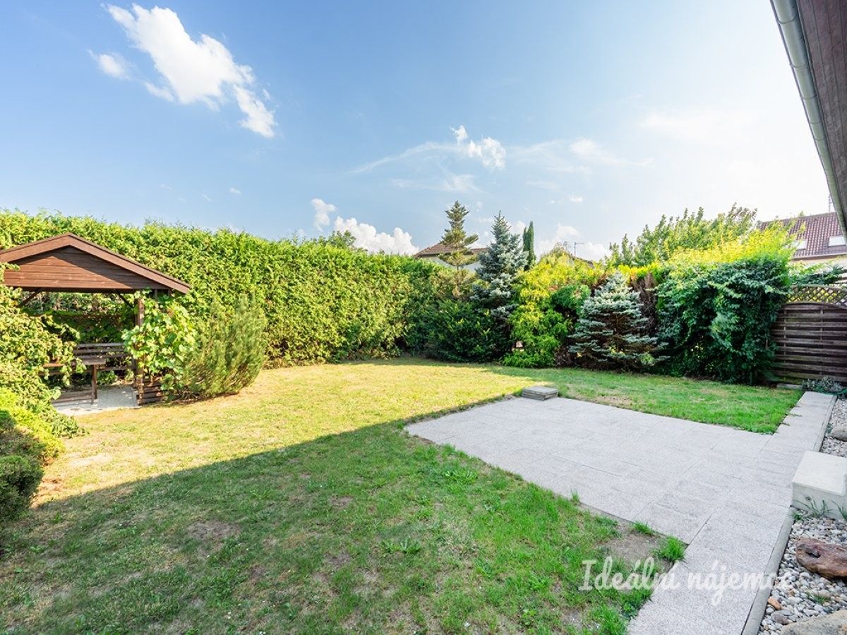 Pronájem rodinný dům - Kemrova, Praha, 141 m²