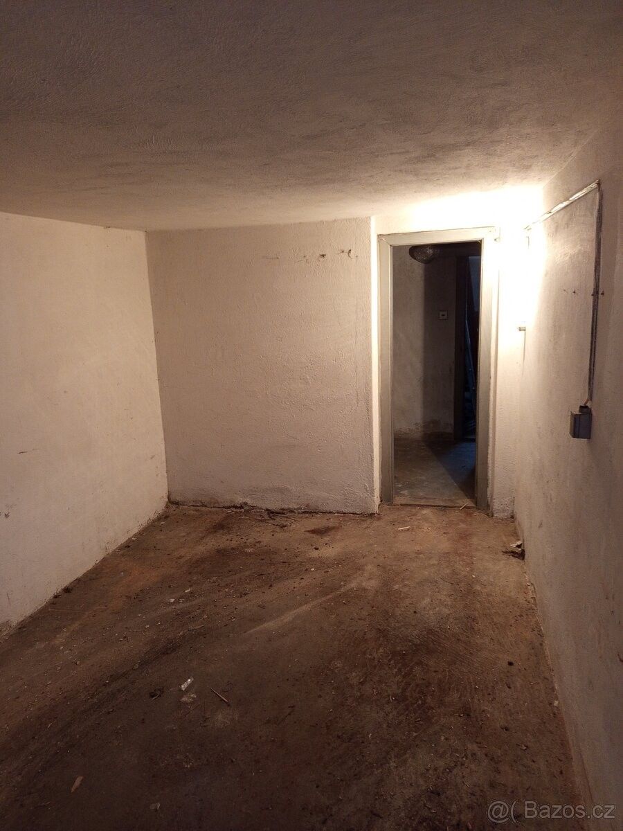 Sklady, Brno, 615 00