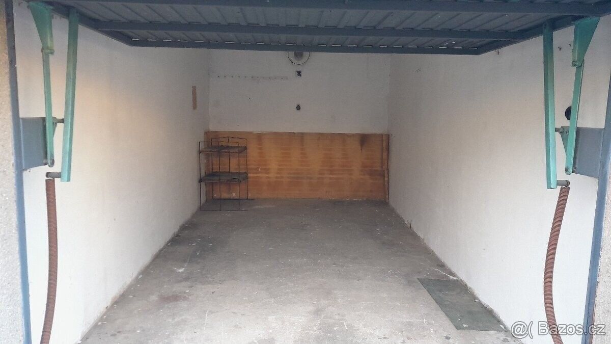 Garáže, Olomouc, 779 00