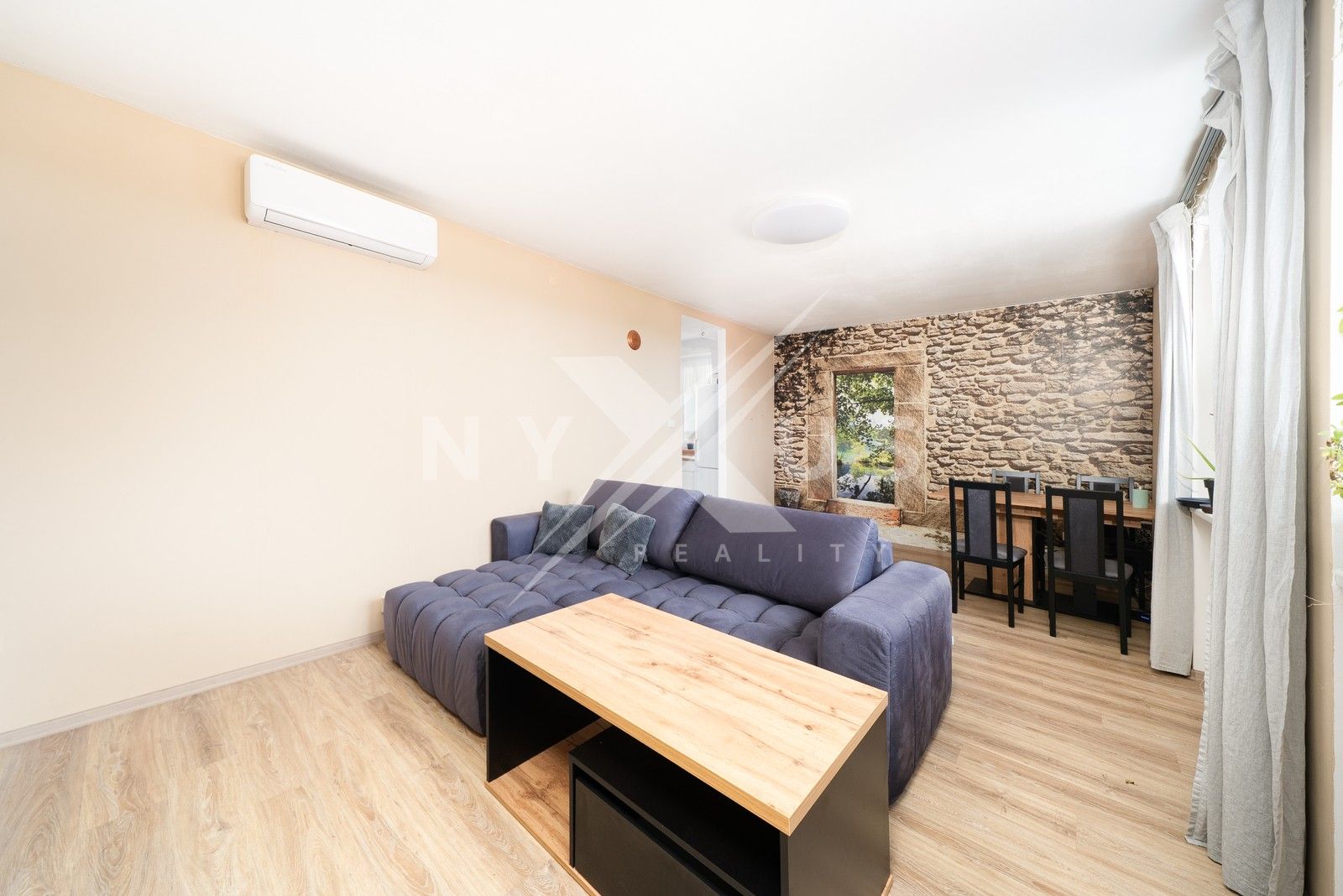 Pronájem byt 3+1 - Břežany II, 74 m²