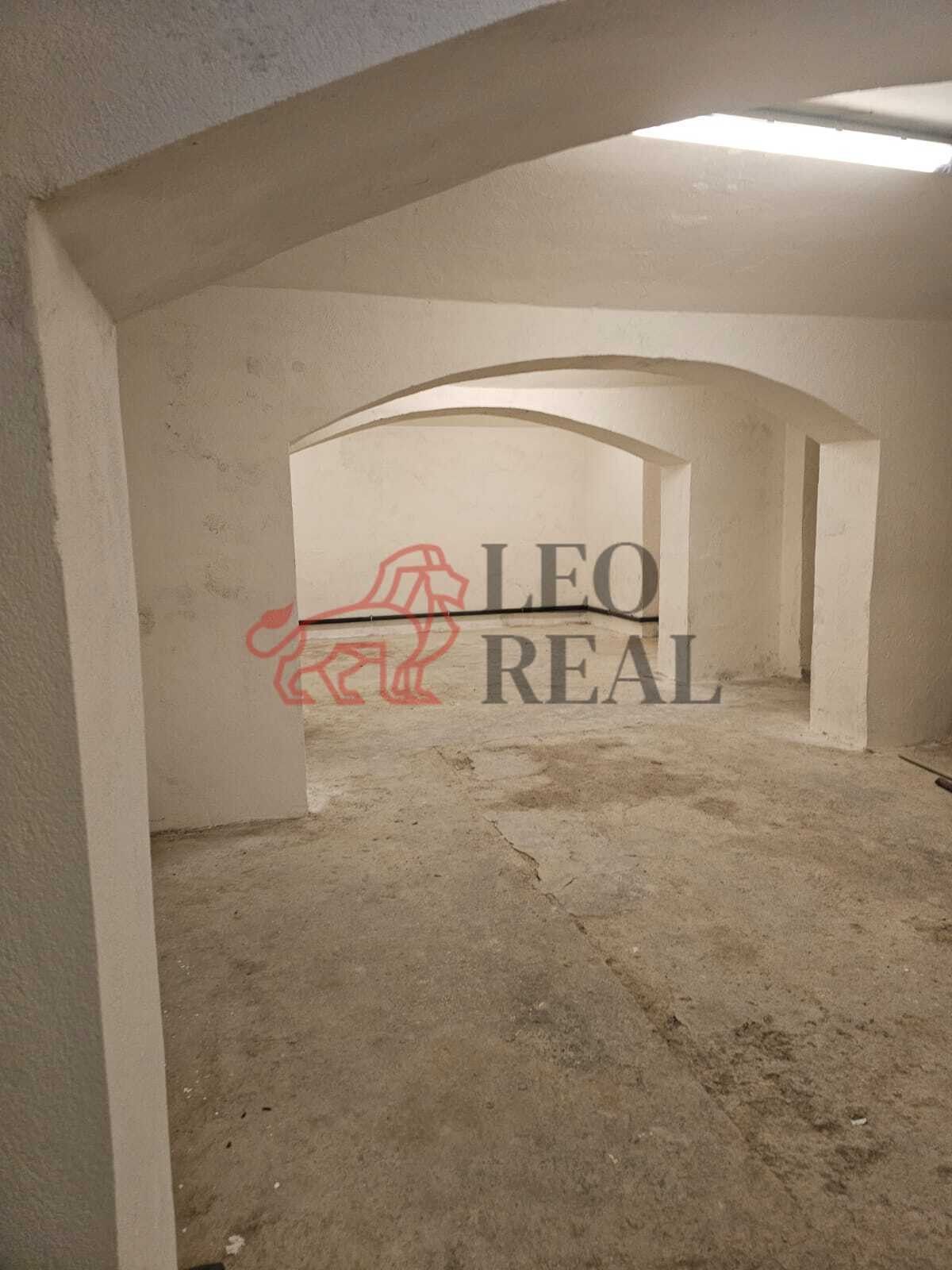 Kancelář · 150 m² · 28. pluku, Praha - 3