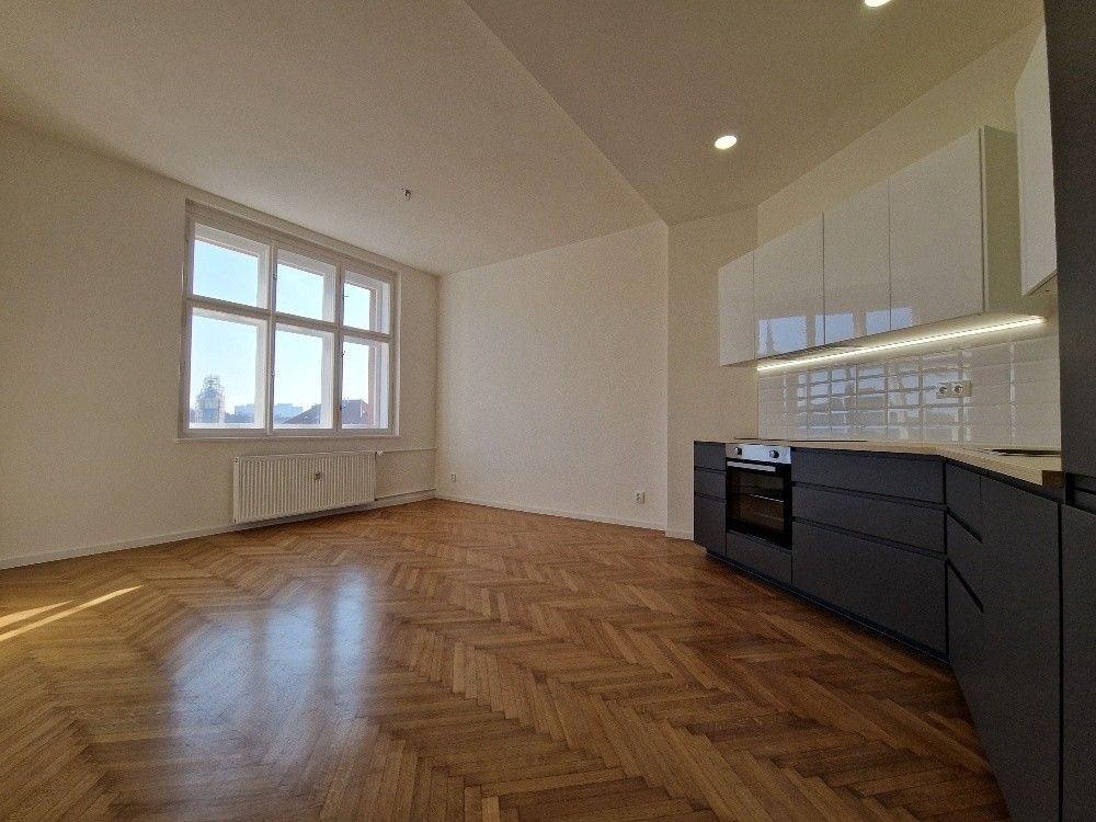 2+kk, Smolenská, Praha - Vršovice, 50 m² - 2