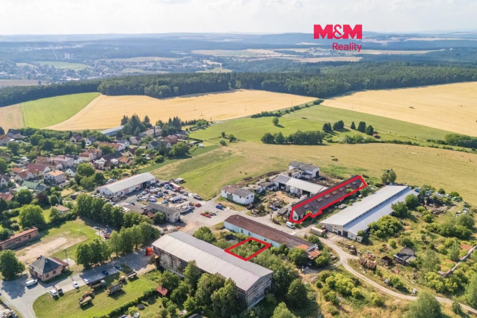 Komerční pozemek, 923 m²