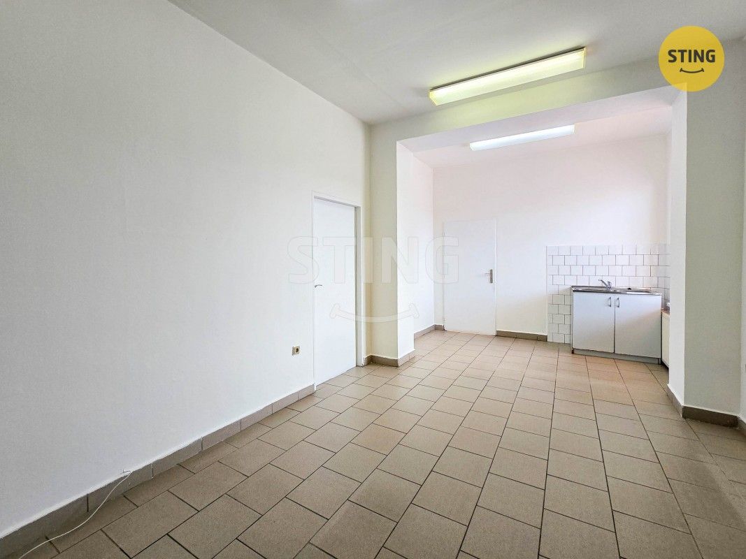 Pronájem komerční - Zámecká  , Karviná Fryštát, 80 m² - 5