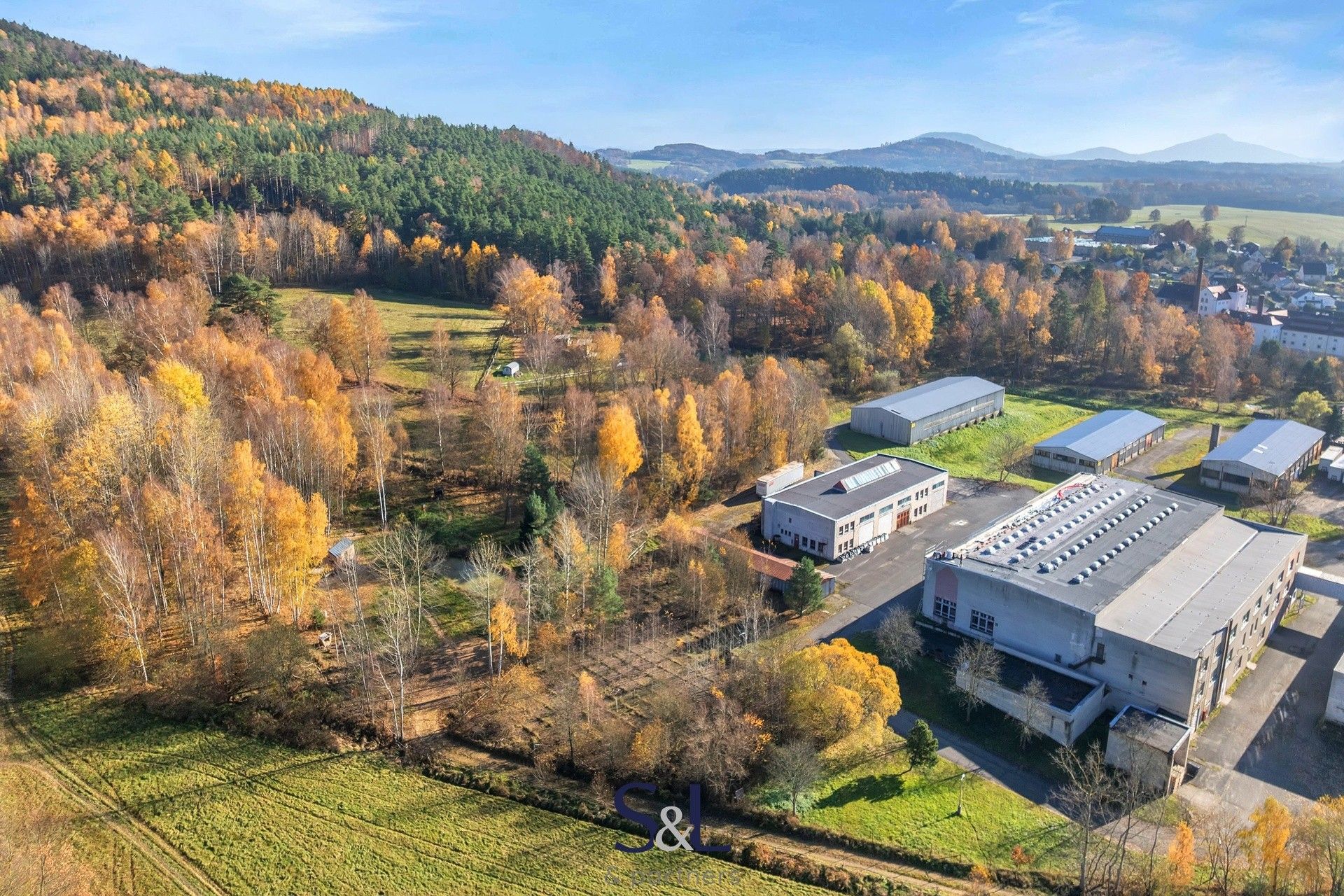 Prodej komerční pozemek - Cvikov