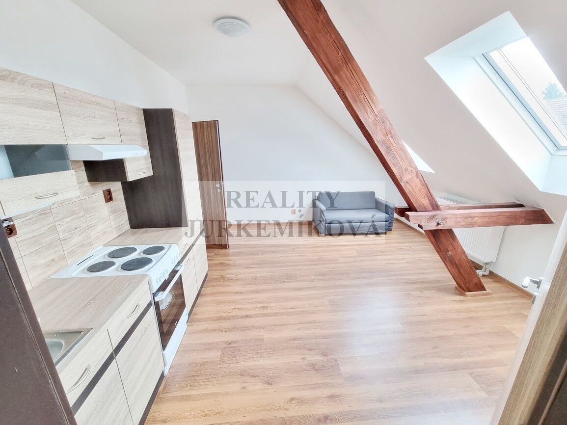 Pronájem byt 2+kk - Sudoměřice u Bechyně, 42 m²