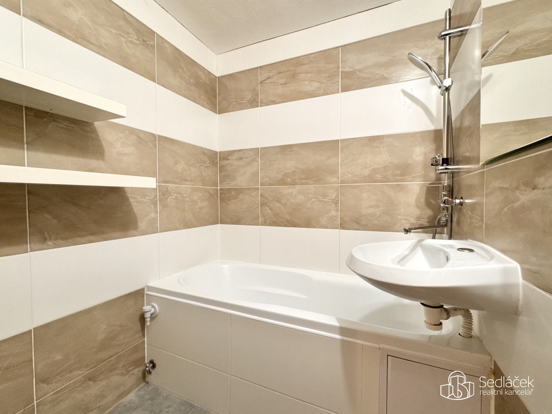 Pronájem byt 2+1 - Jelínkova, Sokolov, 53 m²