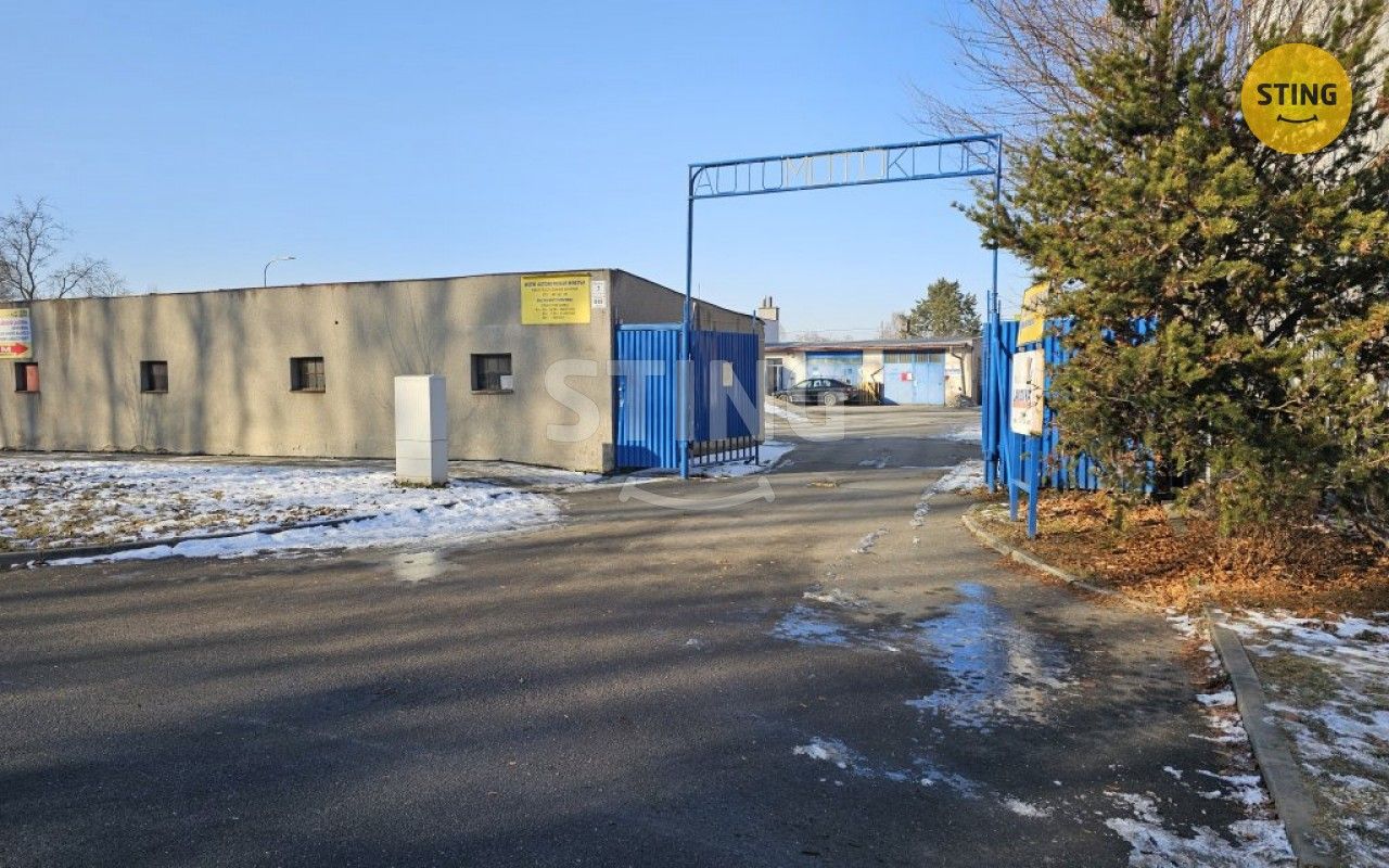 Garáže, Vrahovice, Prostějov, 27 m²