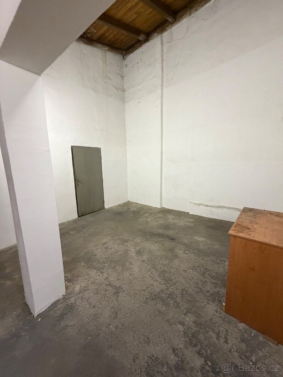 Pronájem sklad - Uherský Brod, 688 01