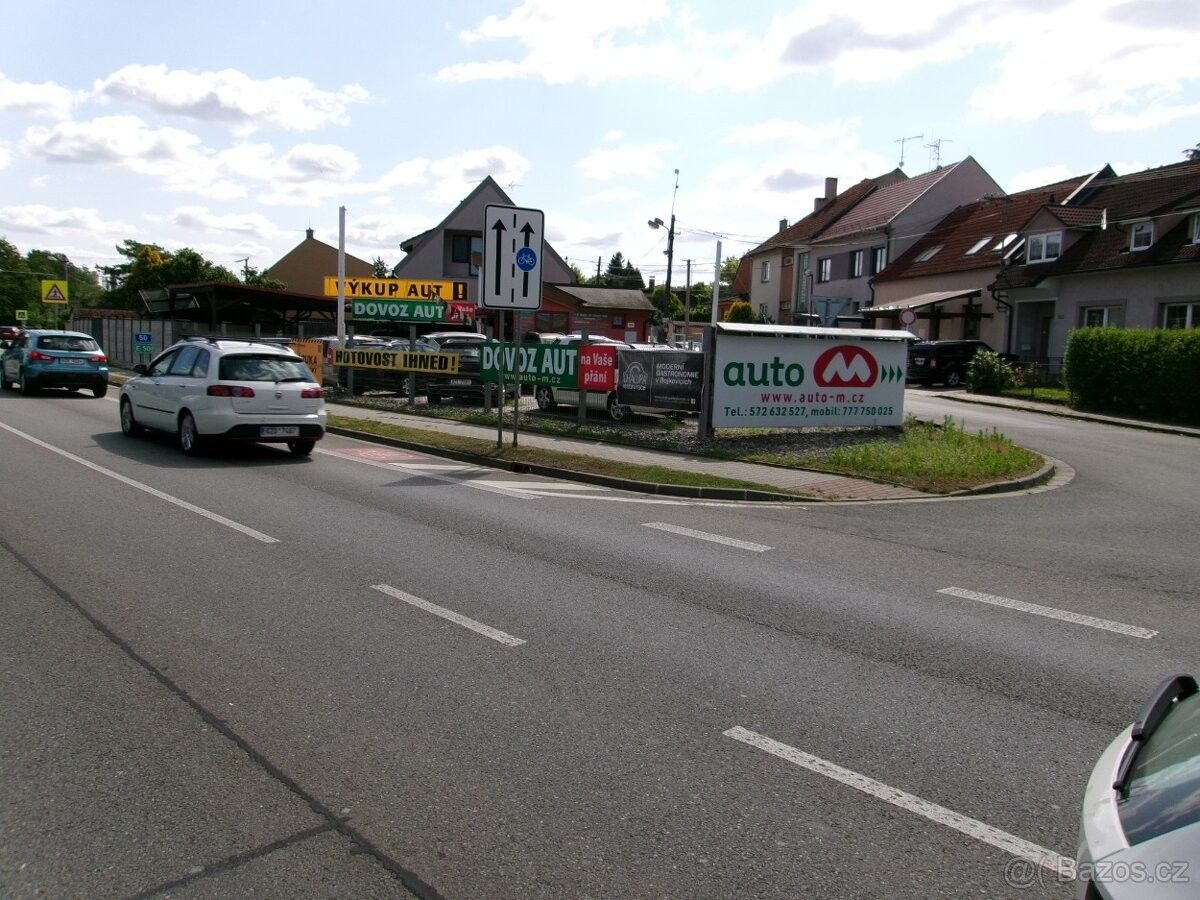 Pronájem obchodní prostory - Uherský Brod, 688 01