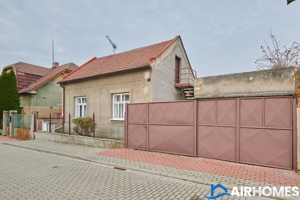 Prodej rodinný dům - Úžice u Kralup nad Vltavou, 277 45