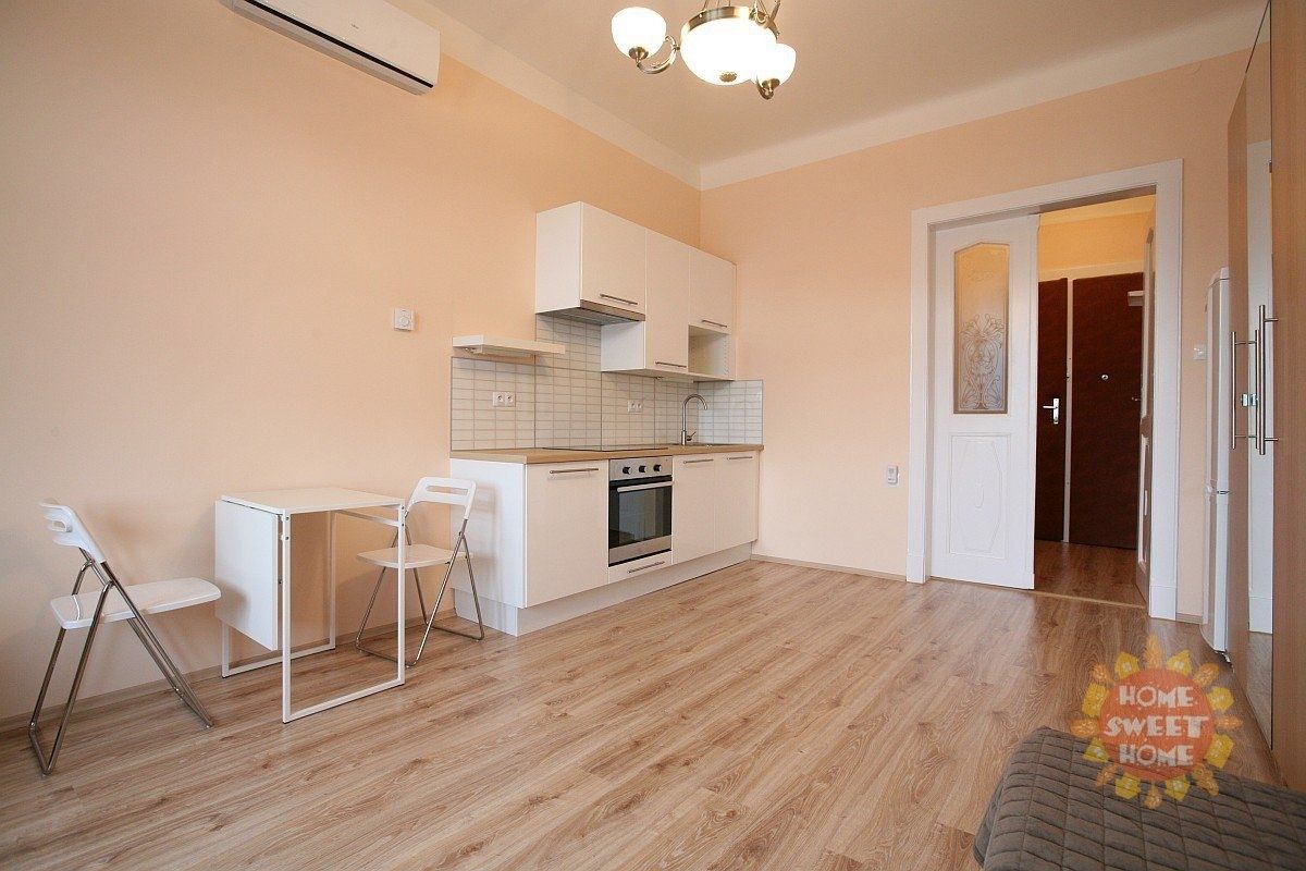 Pronájem byt 1+kk - Rašínovo nábřeží 407, Praha Nové Město, 35 m² - 5