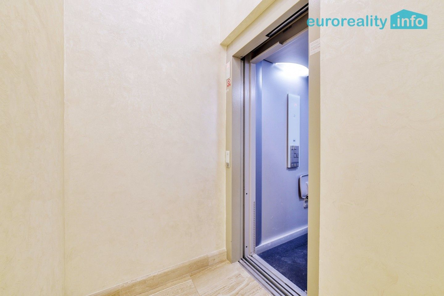 Pronájem obchodní prostory - Zámecký vrch 423, Karlovy Vary, 126 m² - 5