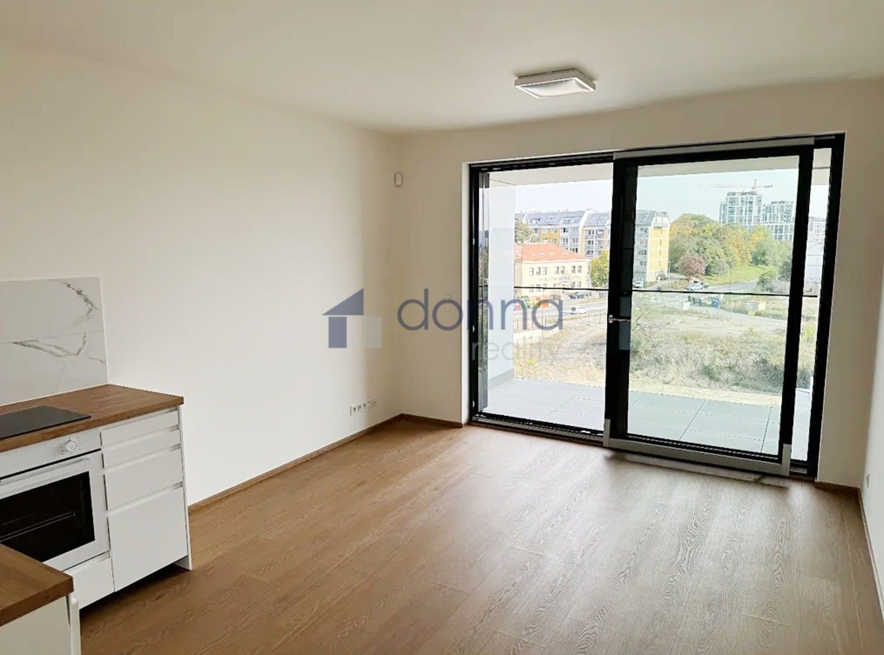 Pronájem byt 1+kk - Šrámkové, Praha, 35 m²