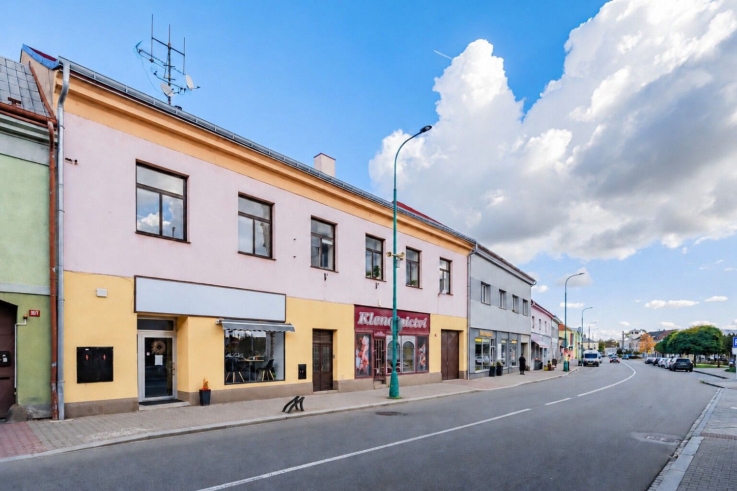 Prodej rodinný dům - Klicperovo náměstí, Chlumec nad Cidlinou - Chlumec nad Cidlinou I, okres Hradec Králové, 700 m² - 2