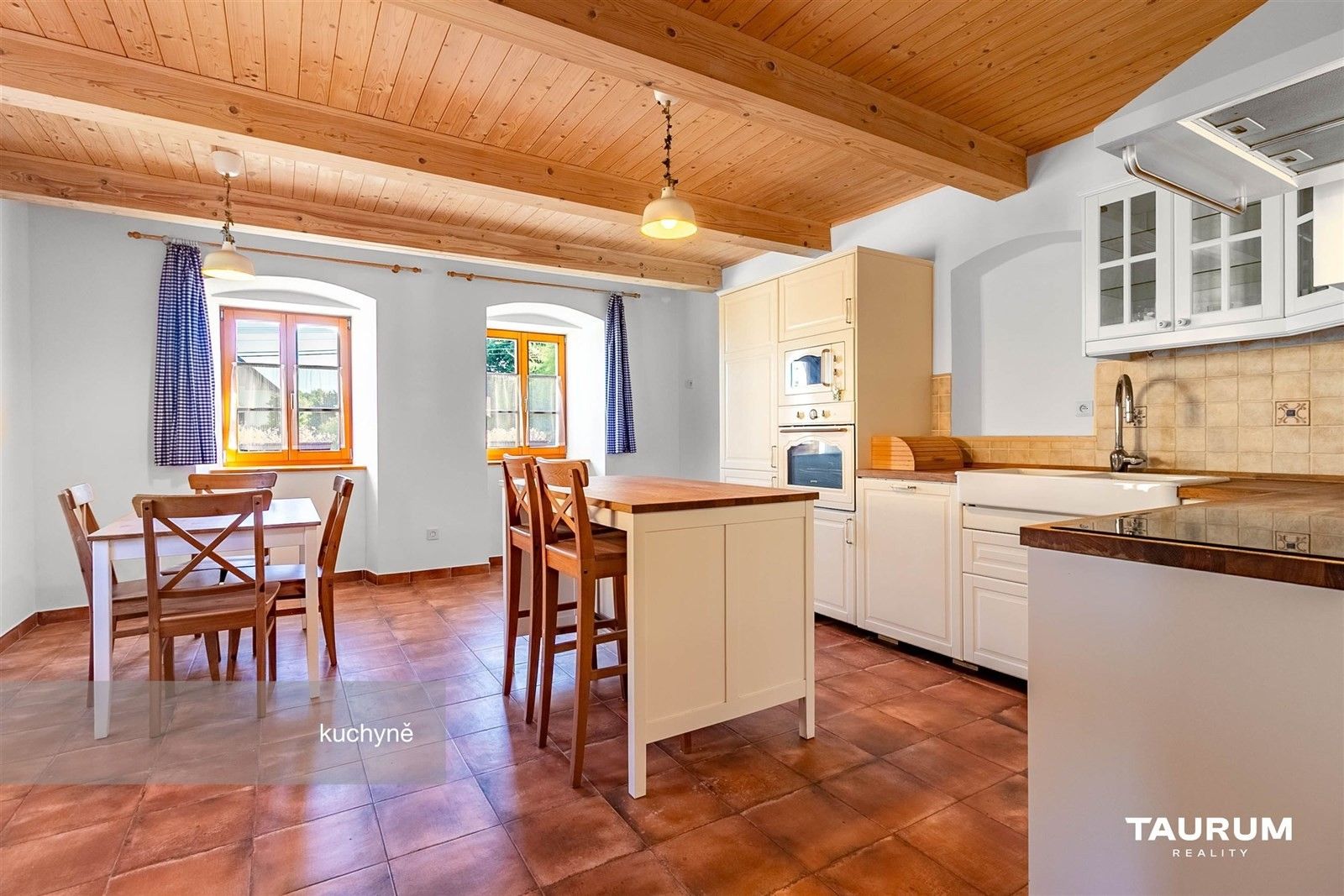 Prodej rodinný dům - Bujesily, 303 m² - 5