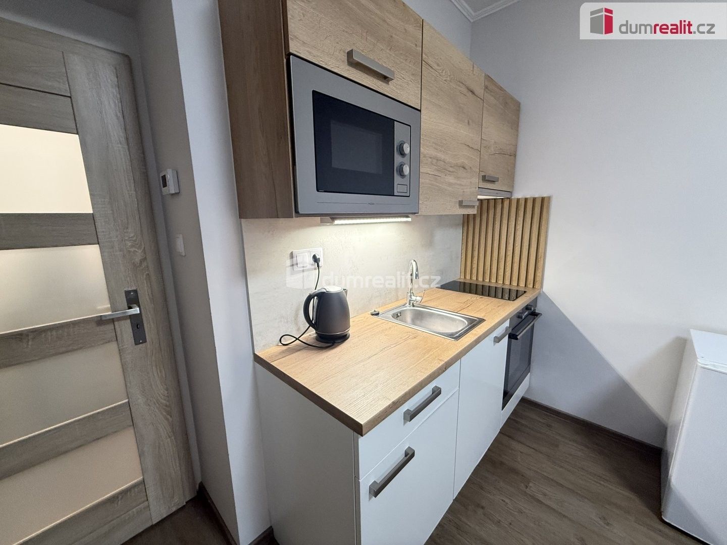 1+kk, Kralická, Praha, 25 m² - 1
