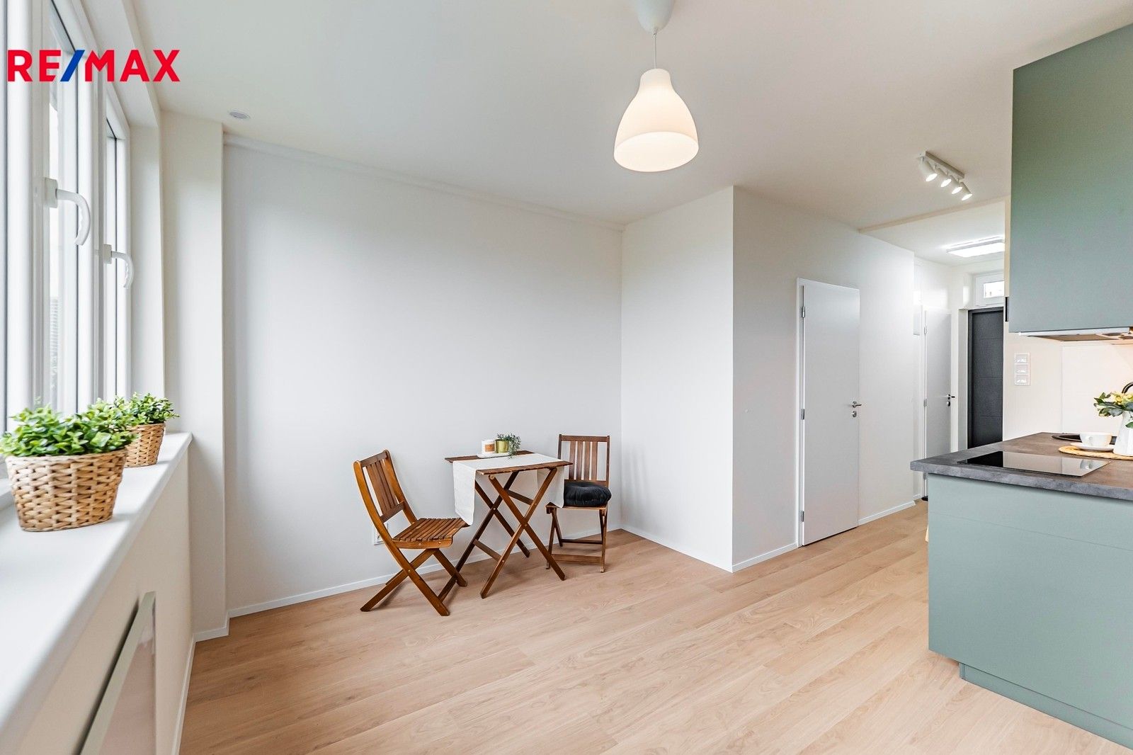 Prodej byt 2+kk - Obětí 6. května 554, Praha, 33 m²