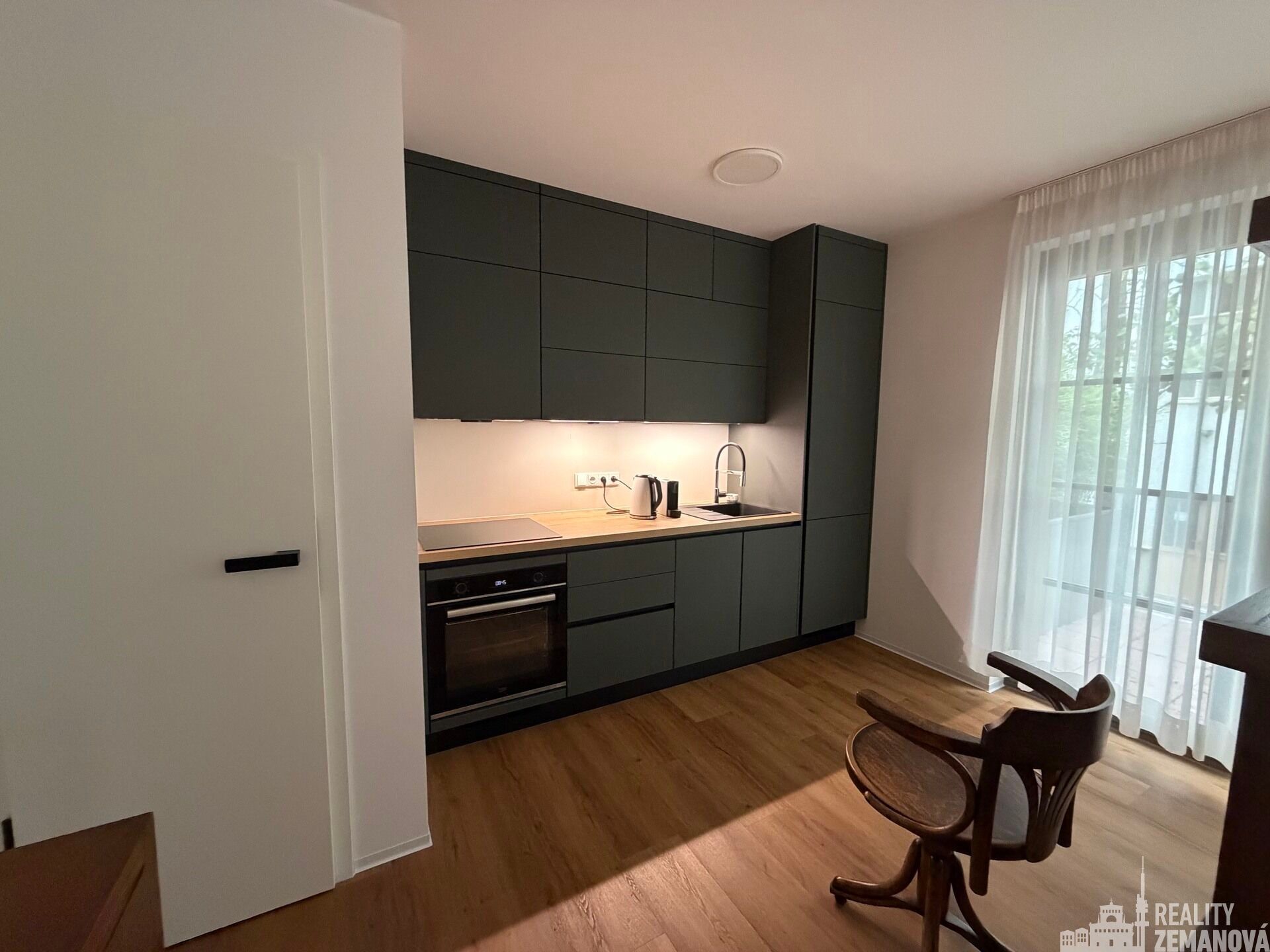 2+kk, Korunní, Praha, 106 m² - 1