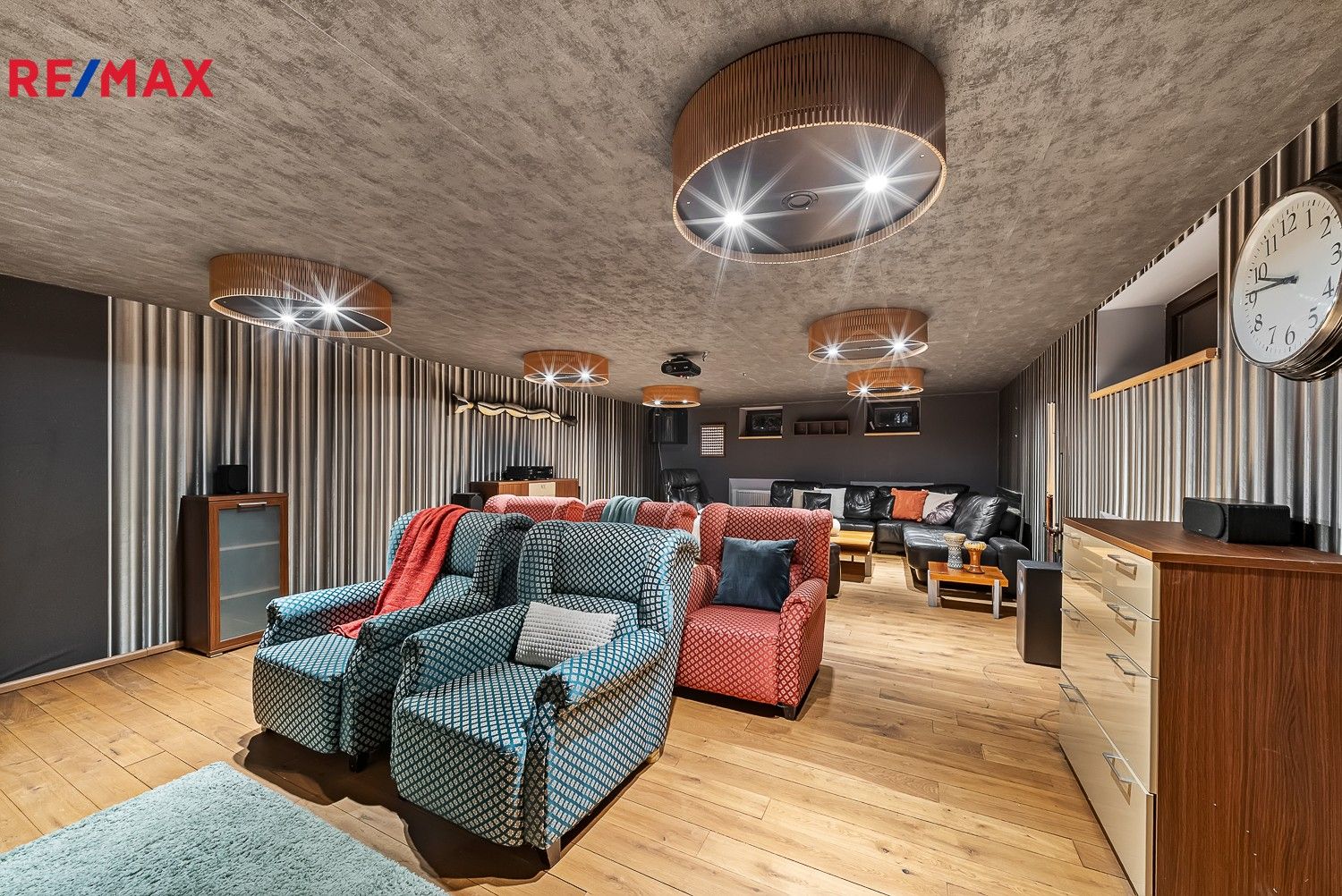 Prodej vila - Zádražanská 661, Praha, 330 m²