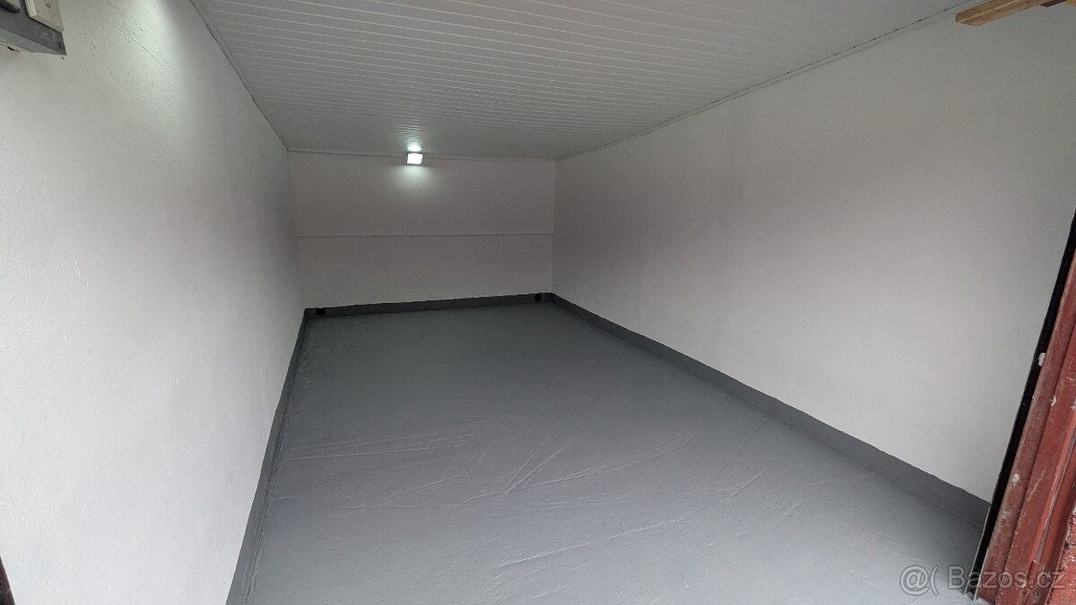 Garáže, Opava, 746 01