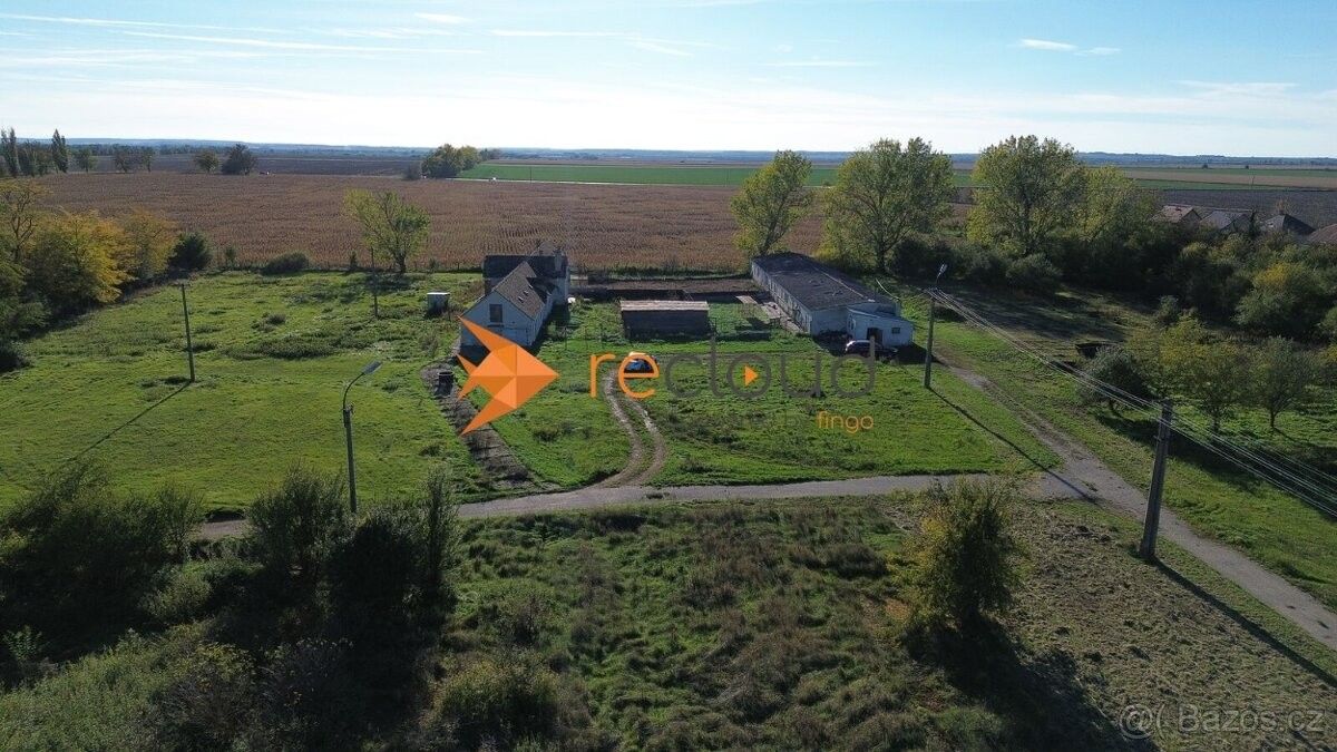 Prodej pozemek pro bydlení - 987 65, Slovensko