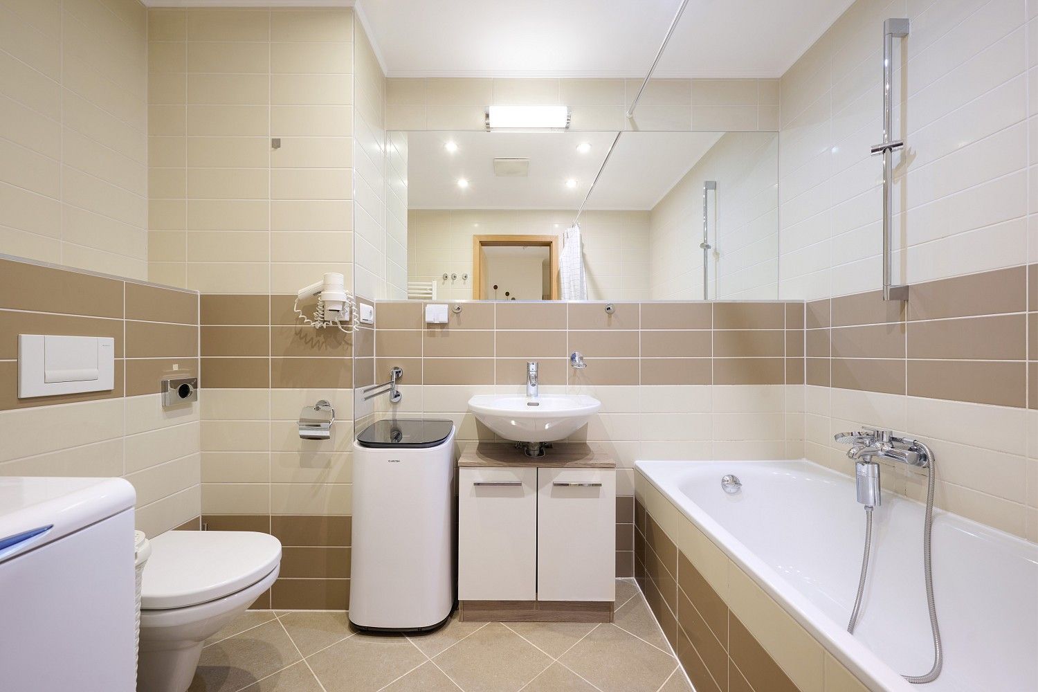 Byt 2+kk · 61 m² · Praha - Smíchov, okres Praha 5, Hlavní město Praha - 3