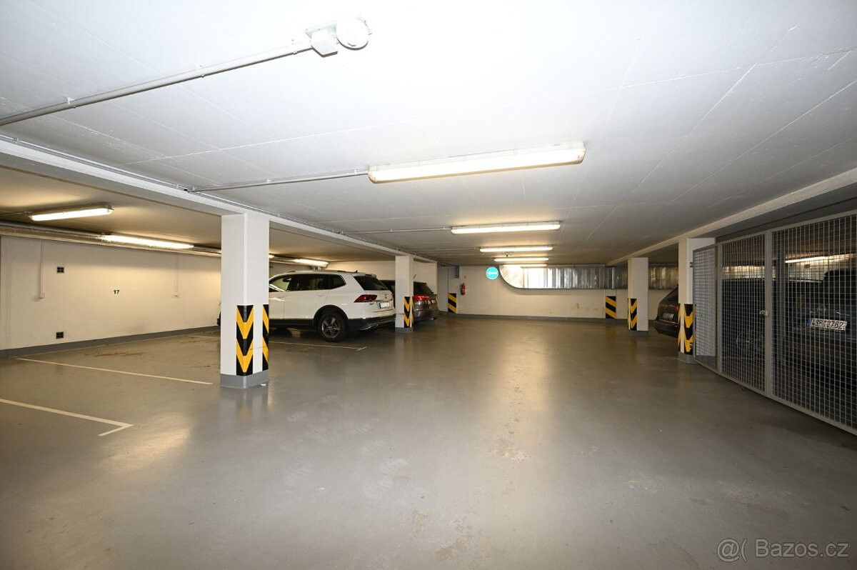 Pronájem garáž - Praha, 150 00