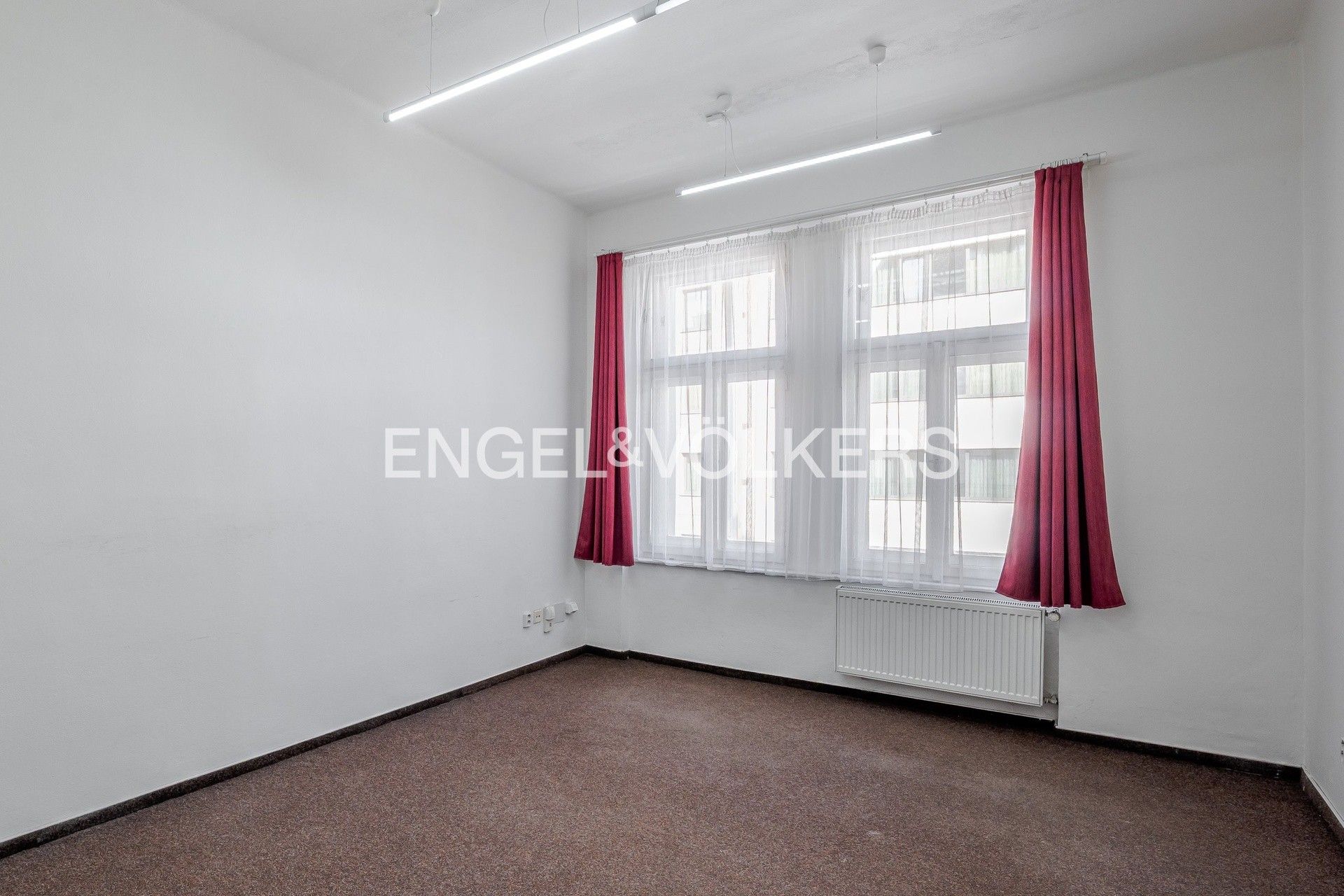Pronájem kancelář - Domažlická, Praha, 22 m²