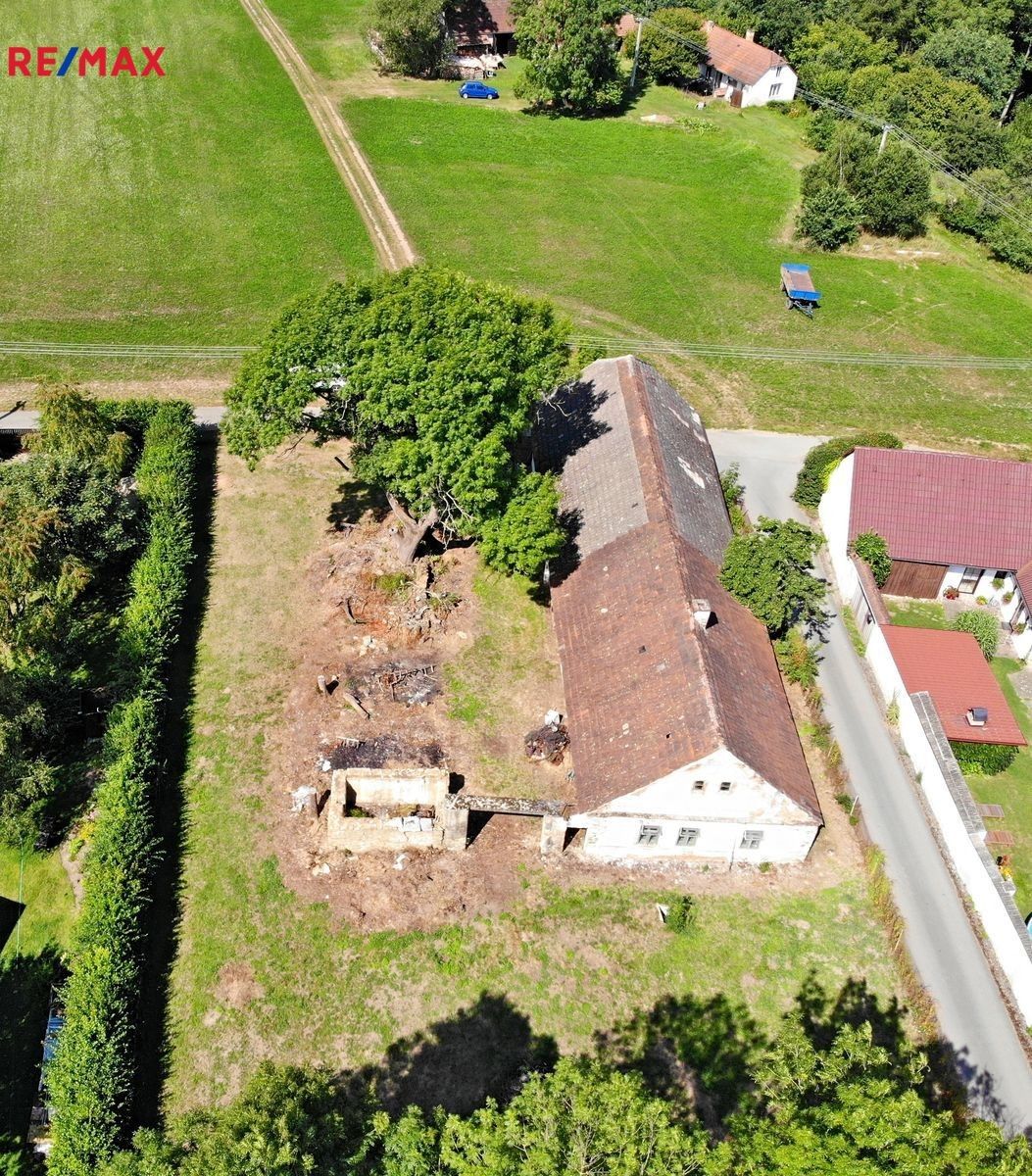 Prodej dům - Chrášťany, 574 m²